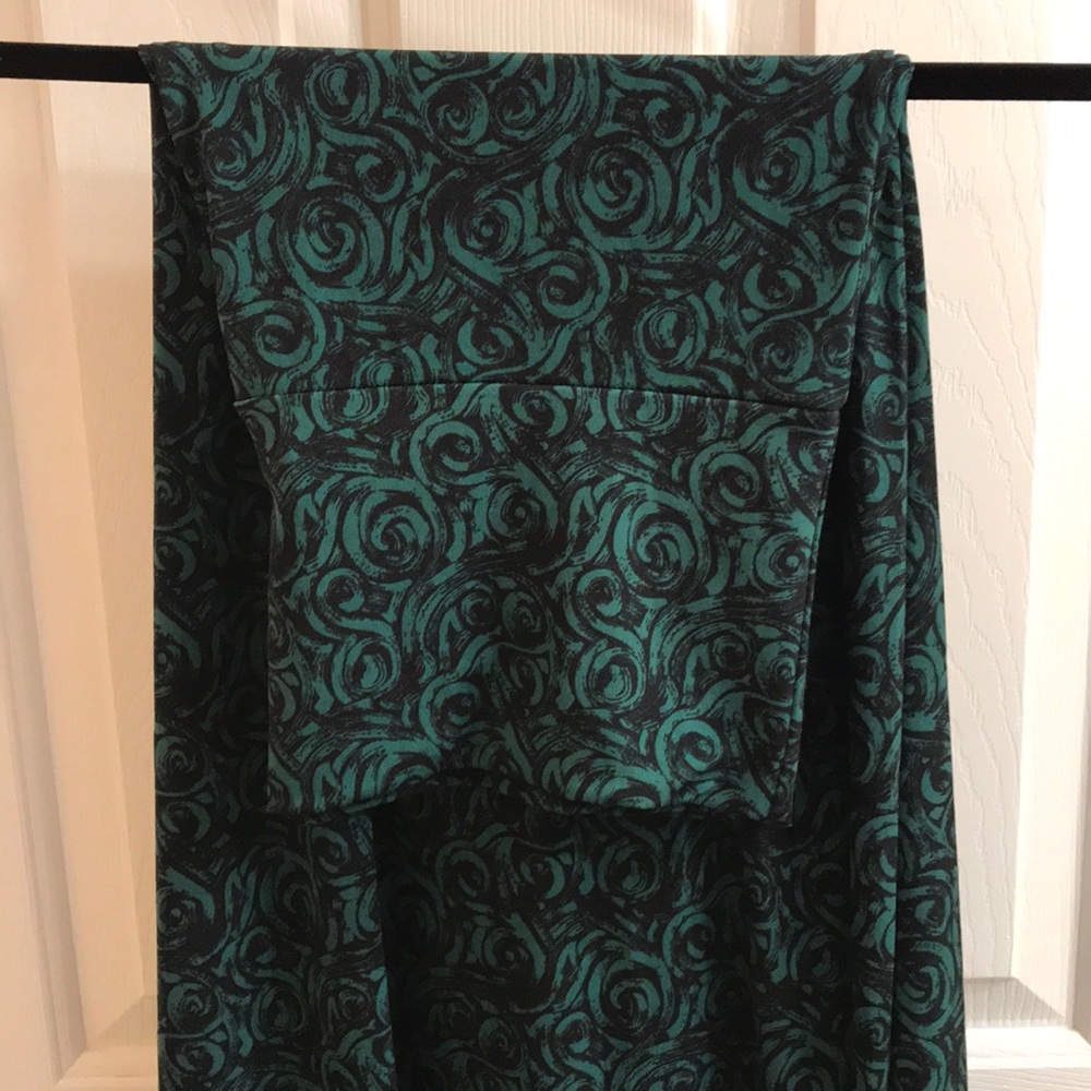 COPY - ☘️ LulaRoe L maxi, Celtic look spiral patt…